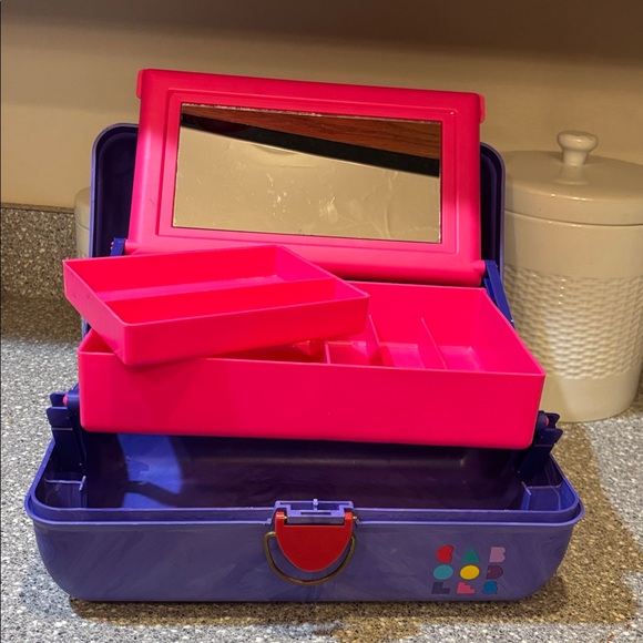 Vintage Caboodles Swirled Purple Organizer with Red Handle - Picture 7 of 7